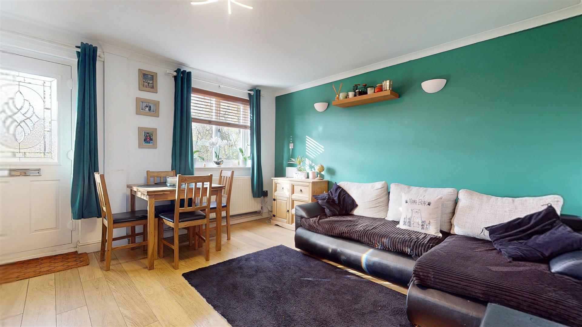3 bed property in Quinton Drive, Milton Keynes